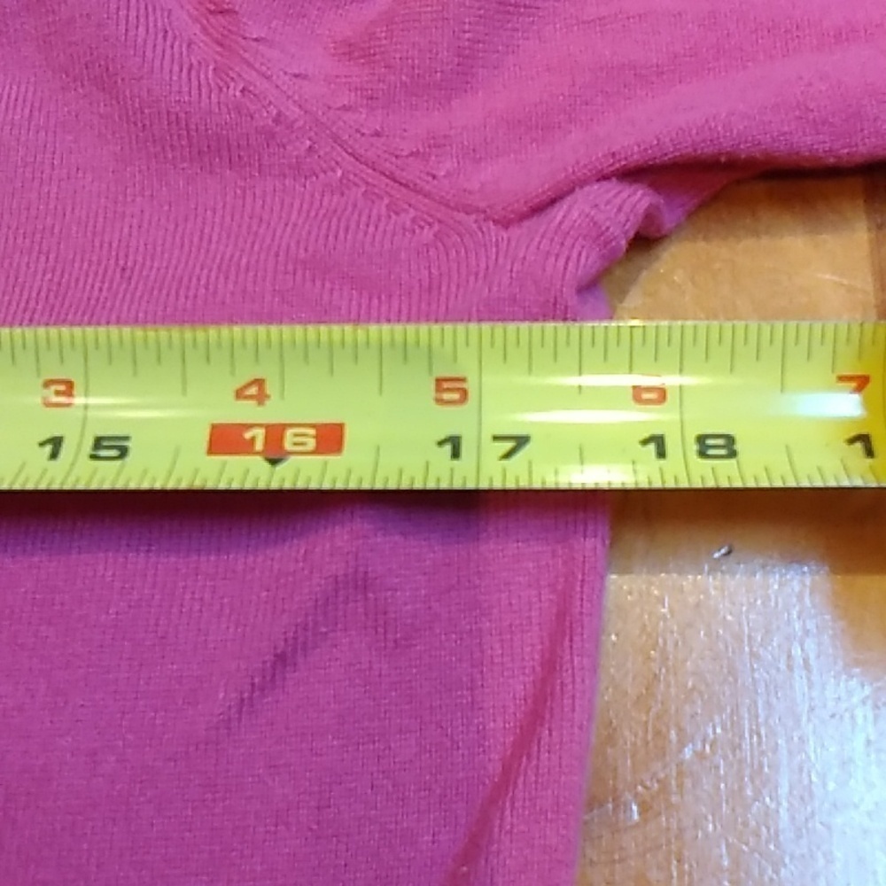 TH Pima Cotton Blend Fuschia V Neck Women's Sweater Size L EUC - Picture 12 of 15